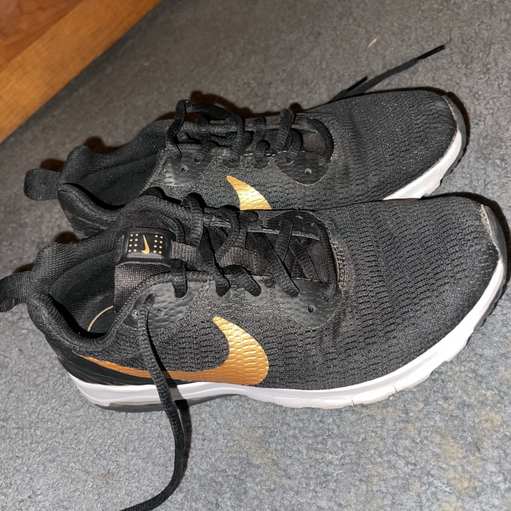 Nike Air womens running shoes size 7.5